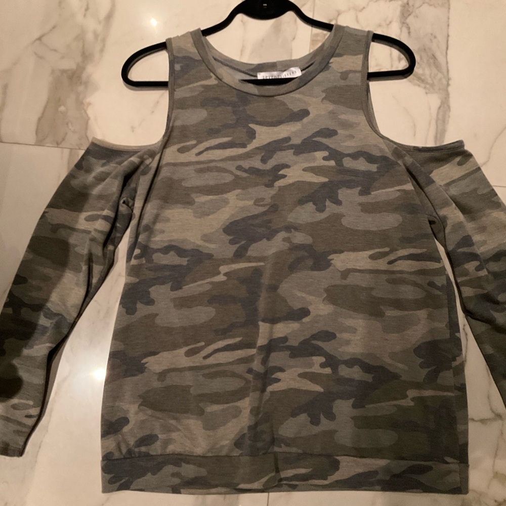 Mendocino army print thin cold shoulder sweatshirt